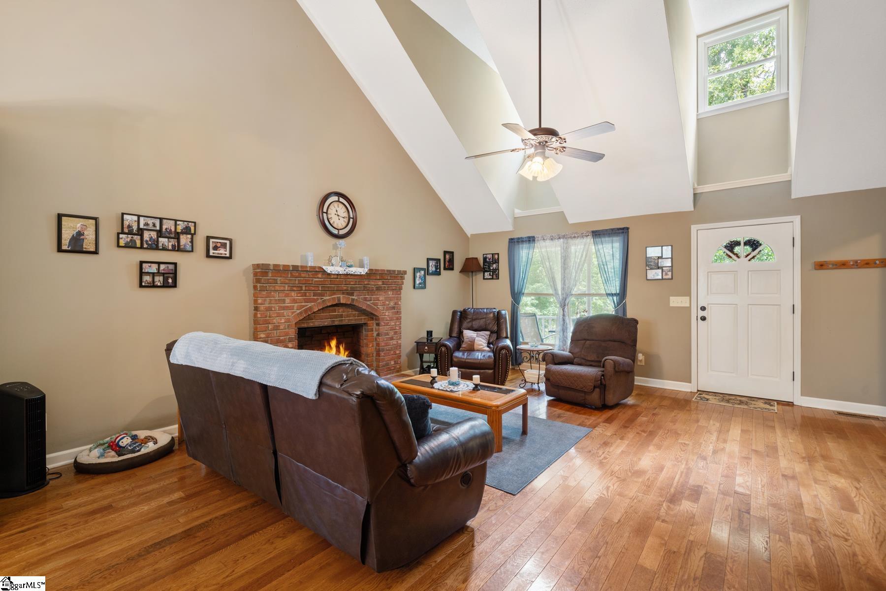 175 Brashears Road Campobello, SC 29322 - Photo 5 of 36