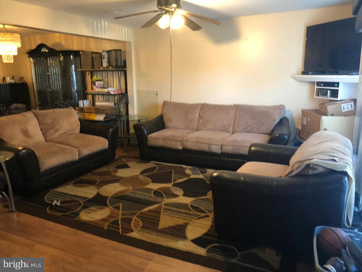 1600 Coventry Place Clementon, NJ 08021 - Photo 2 of 13 Living Room