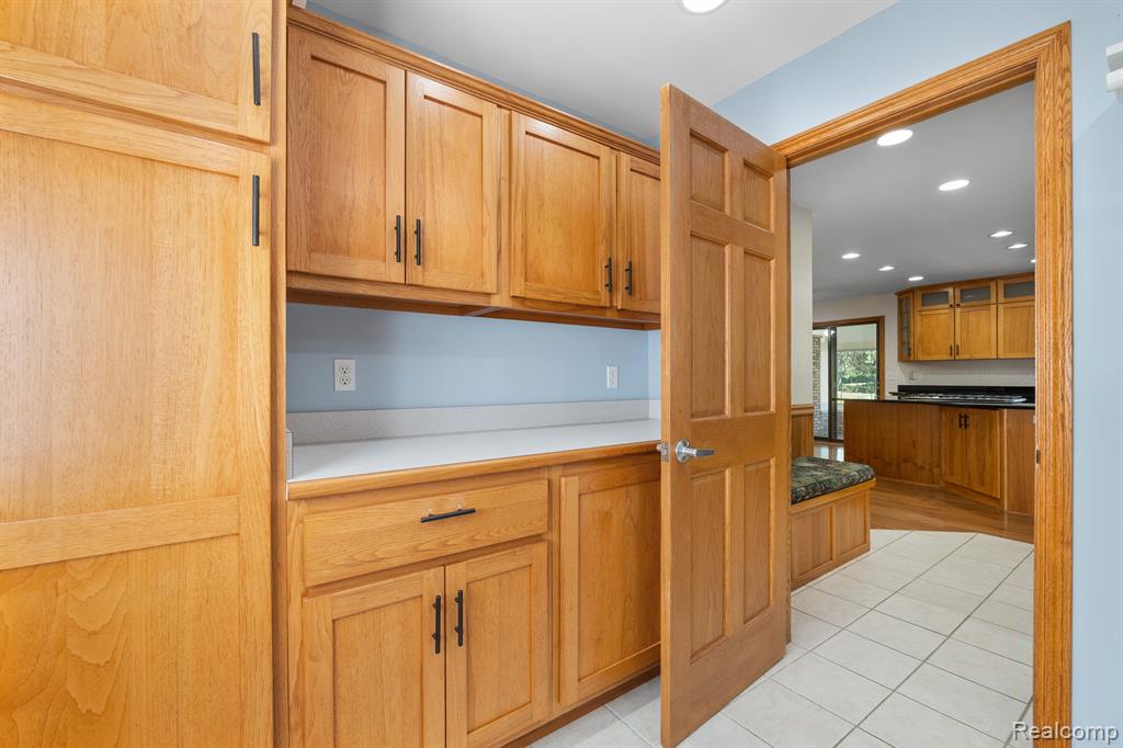 1255 East Buell Road Rochester, MI 48306 - Photo 14 of 37