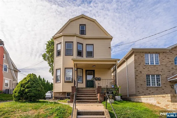 $3,000 | 27 Monsignor Owens Place, Unit 2, Nutley, NJ 07110