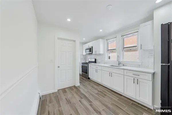 $3,000 | 27 Monsignor Owens Place, Unit 2, Nutley, NJ 07110