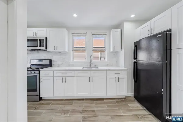 $3,000 | 27 Monsignor Owens Place, Unit 2, Nutley, NJ 07110