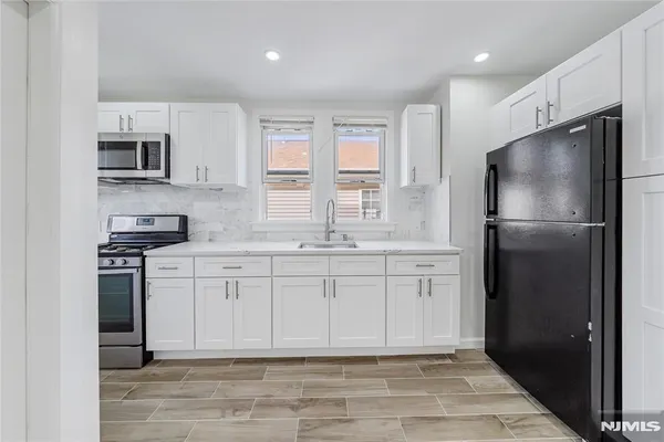 $3,000 | 27 Monsignor Owens Place, Unit 2, Nutley, NJ 07110