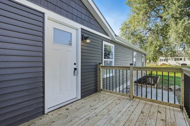 $204,900 | 406 West Lincoln Street, Ashley, IN 46705