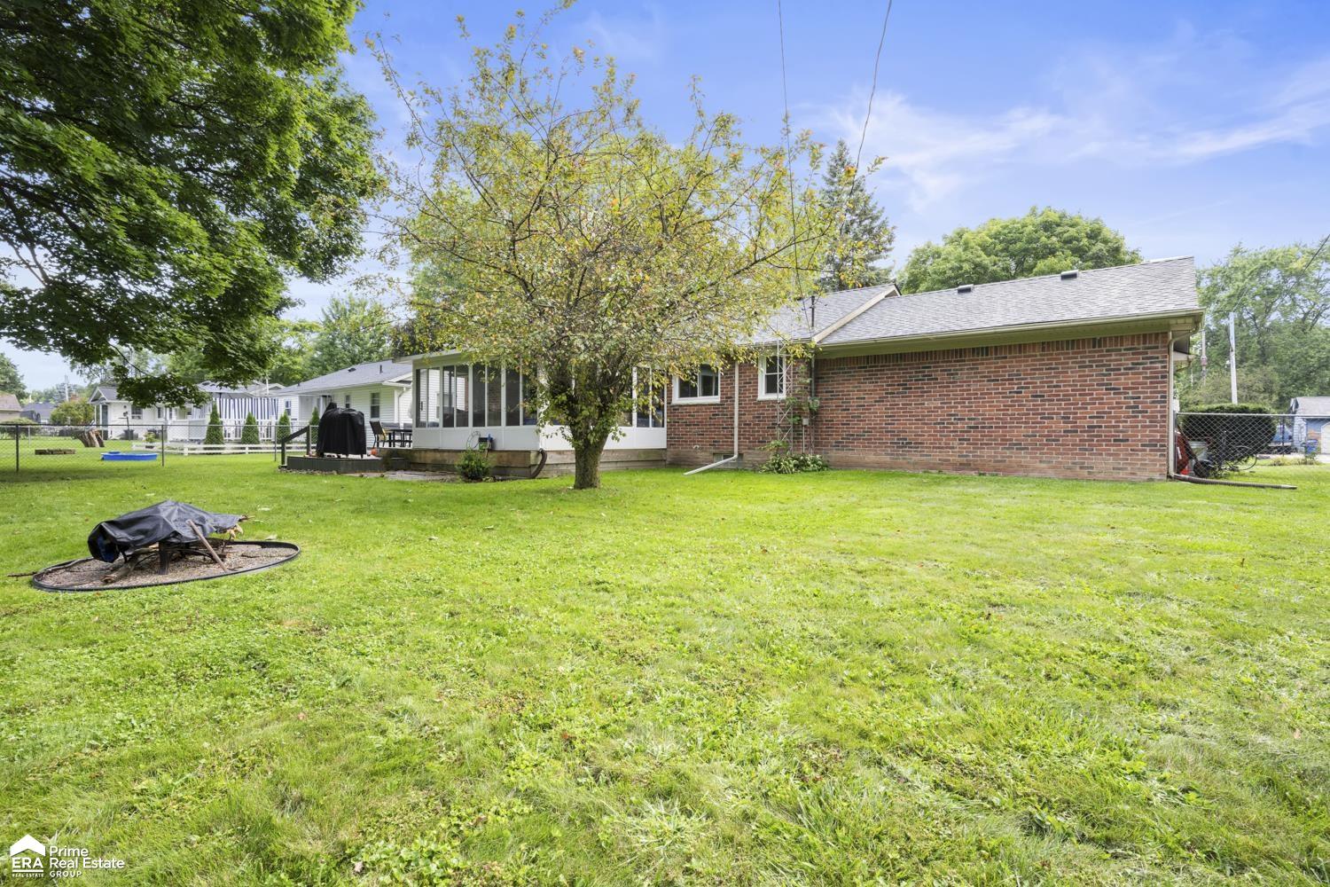 4461 Old Carriage Road Flint, MI 48507 - Photo 39 of 40 50152493-9b58a37d-064c-45de-90b2-ba947ed0f095.JPG