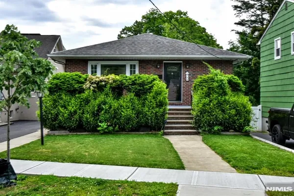 $799,900 | 88 Woodland Avenue, Rutherford, NJ 07070