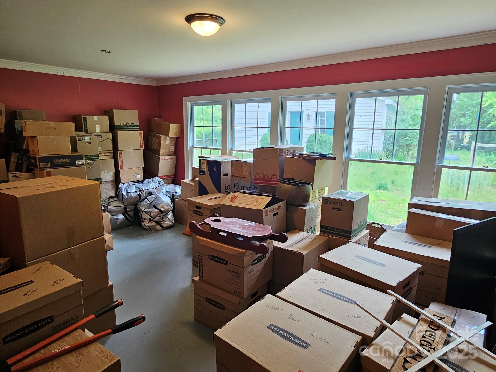 368 Settlemyre Road Morganton, NC 28655 - Photo 23 of 47 a room with furniture and a window