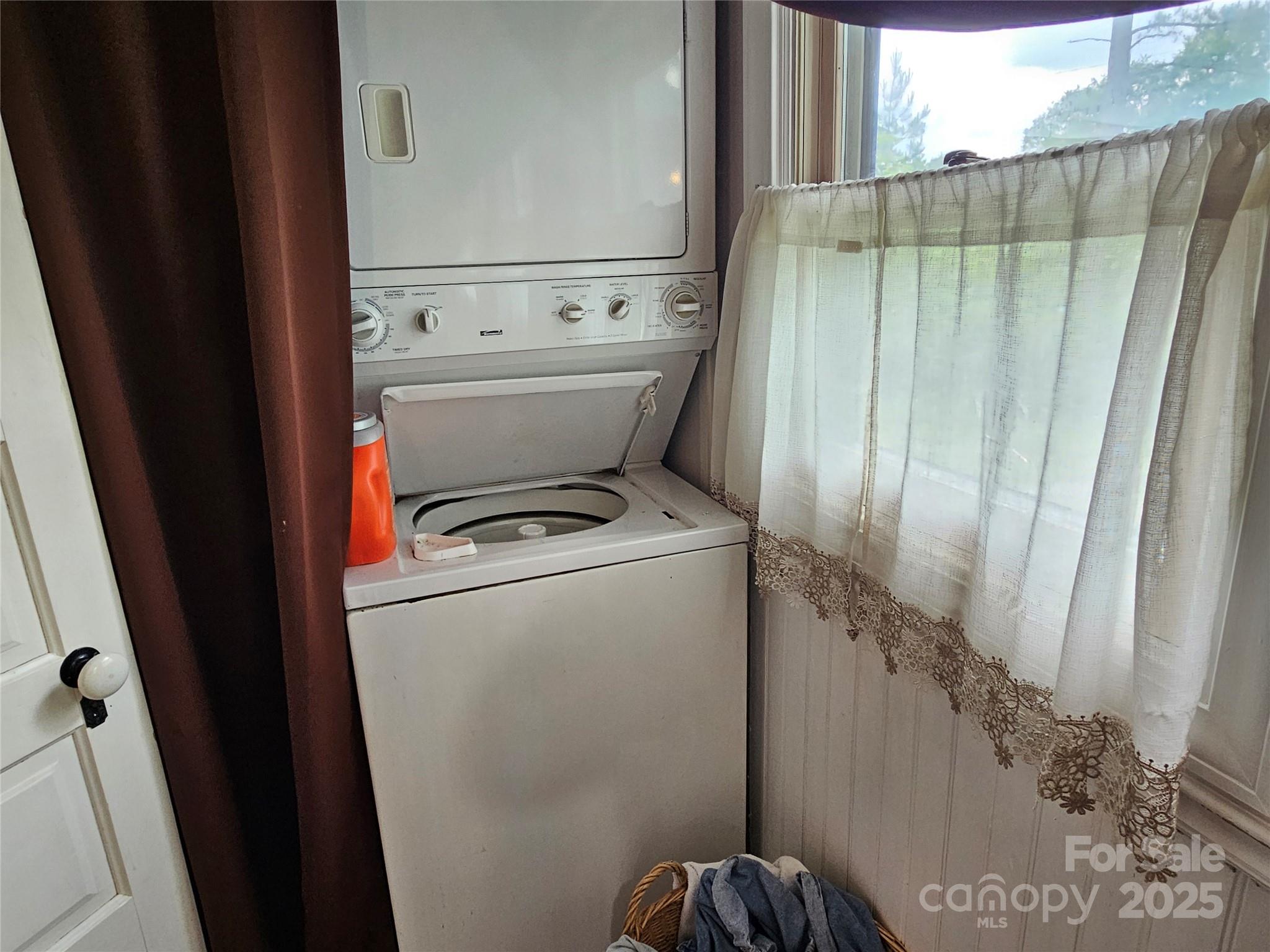 368 Settlemyre Road Morganton, NC 28655 - Photo 28 of 47 a utility room with dryer and washer