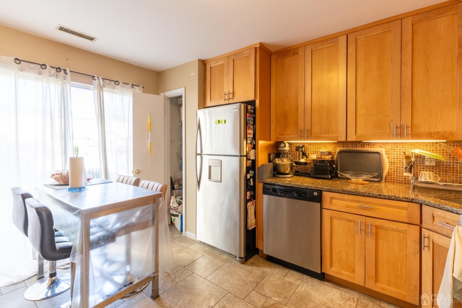 69 Renaissance Lane New Brunswick, NJ 08901 - Photo 5 of 17 Gallery Image 5