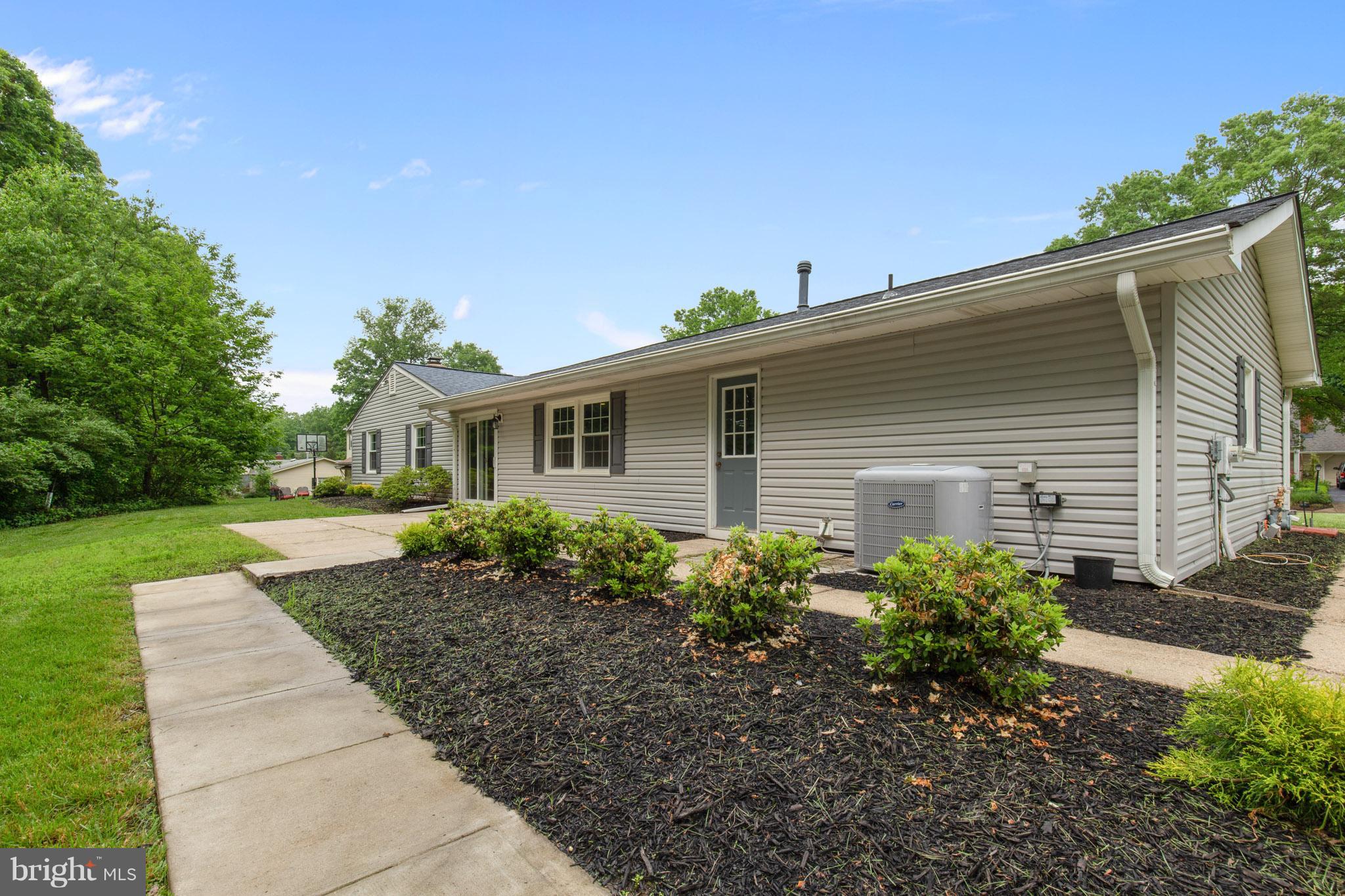 8803 Oxwell Lane Laurel, MD 20708 - Photo 22 of 30 Exterior (Rear)