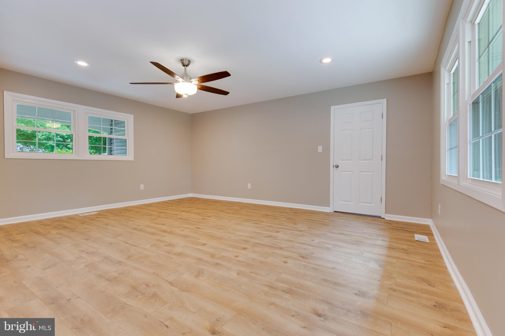 8803 Oxwell Lane Laurel, MD 20708 - Photo 9 of 30 Family Room