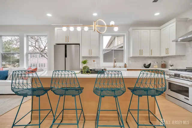 $1,099,000 | 66 Garden Terrace, Edison, NJ 08817