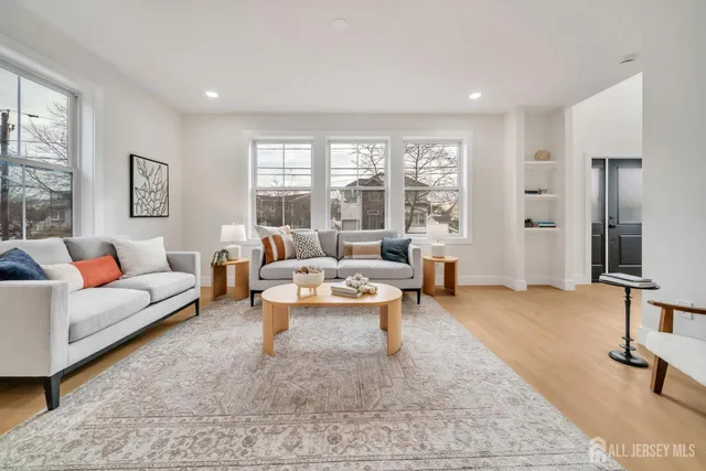 $1,099,000 | 66 Garden Terrace, Edison, NJ 08817