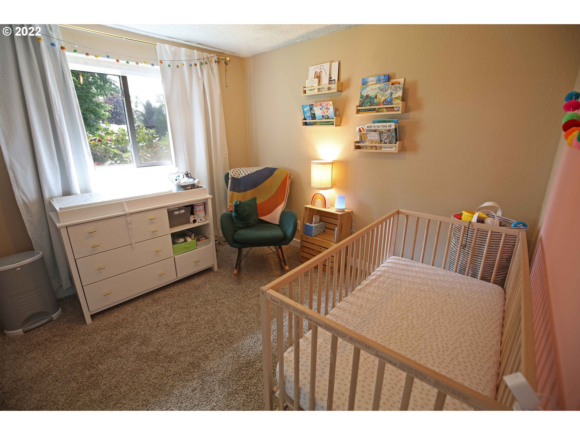 1071 Cole Way Springfield, OR 97478 - Photo 18 of 30 a view of a furniture and window in a room