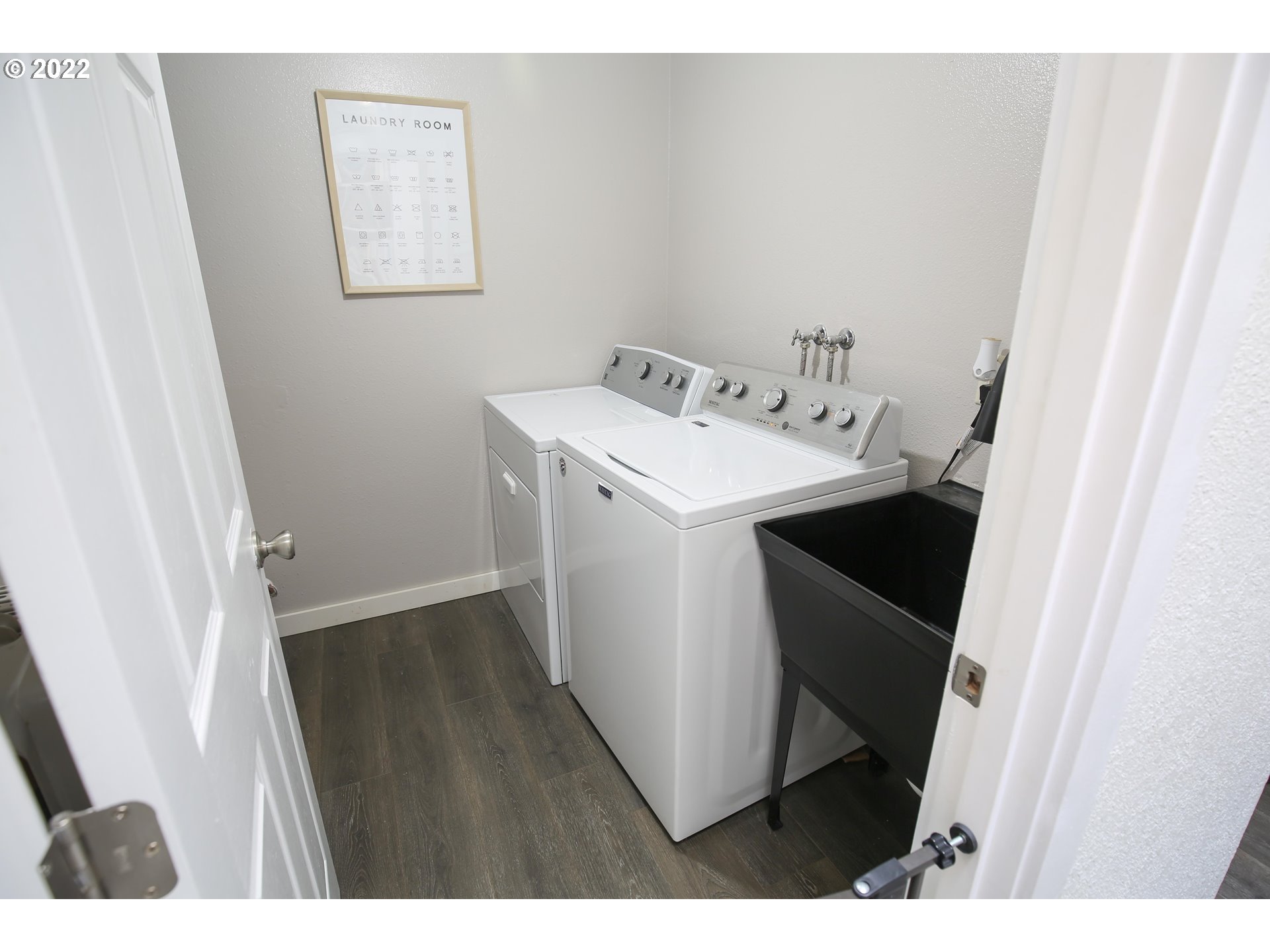 1071 Cole Way Springfield, OR 97478 - Photo 21 of 30 a utility room with dryer and washer