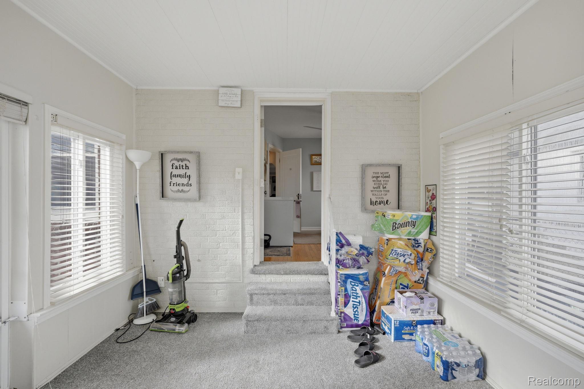 1857 Roslyn Road Grosse Pointe, MI 48236 - Photo 34 of 38