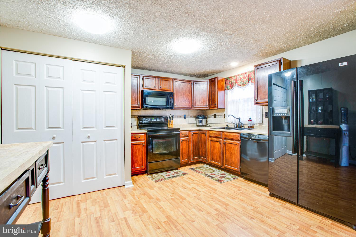 11337 Orange Plank Road Locust Grove, VA 22508 - Photo 15 of 39 Kitchen