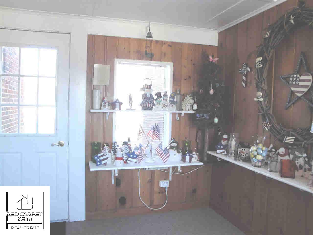 1238 West Bristol Road Flint, MI 48507 - Photo 14 of 22 21427866-13.JPG