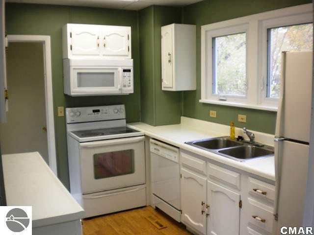 159 Moyer Avenue Alma, MI 48801 - Photo 10 of 20 1769263-9.JPG