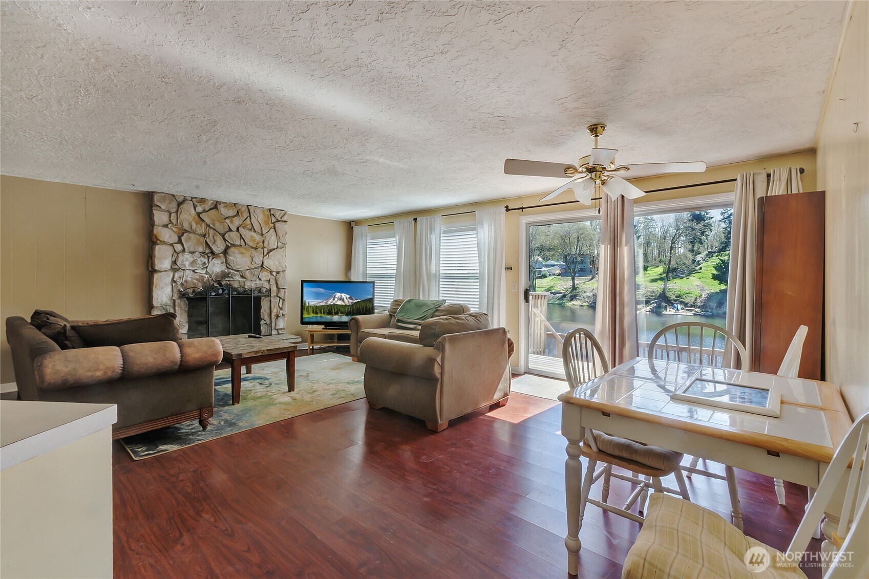 5042 Raccoon Valley Road Southeast Olympia, WA 98513 - Photo 13 of 40