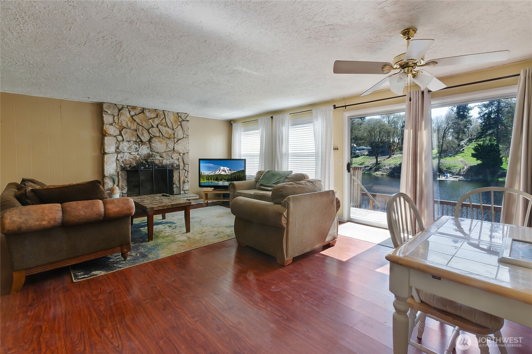 5042 Raccoon Valley Road Southeast Olympia, WA 98513 - Photo 8 of 40