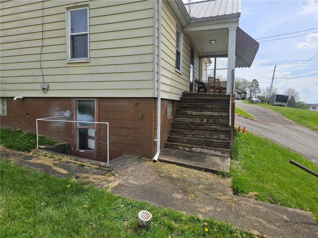 23 Cross Street Burgettstown, PA 15021 - Photo 4 of 14