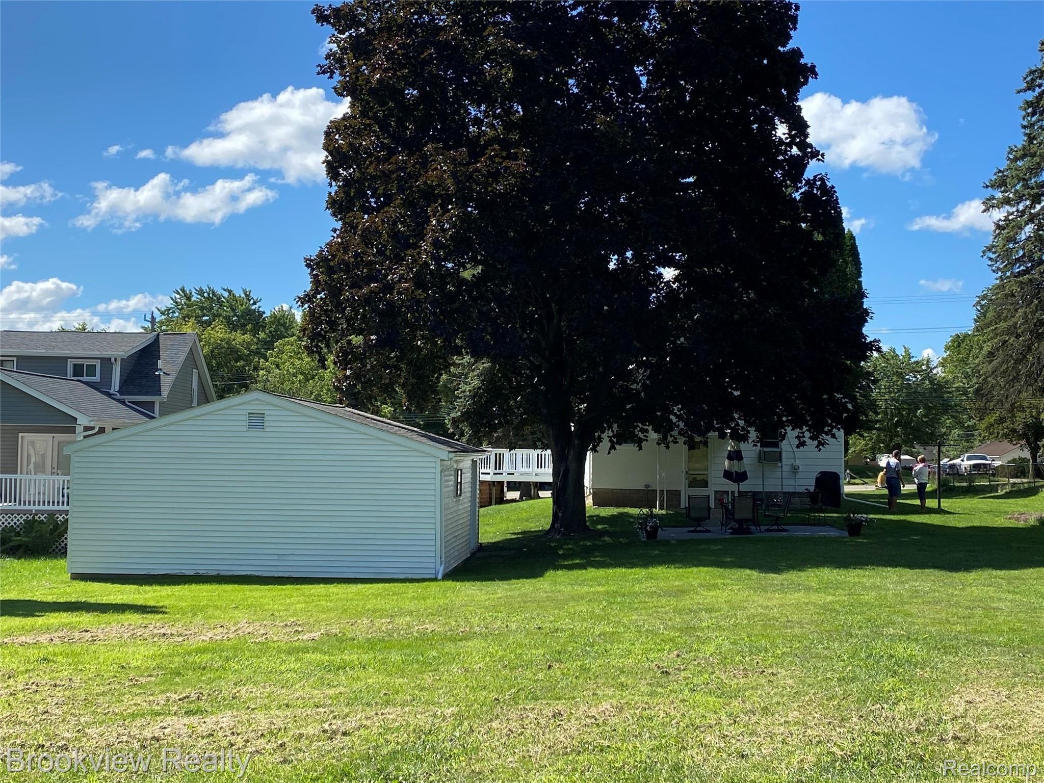 2424 West Auburn Road Rochester, MI 48309 - Photo 7 of 29 730C58F6-32BC-4DD3-B884-00EAF437C07A.jpeg