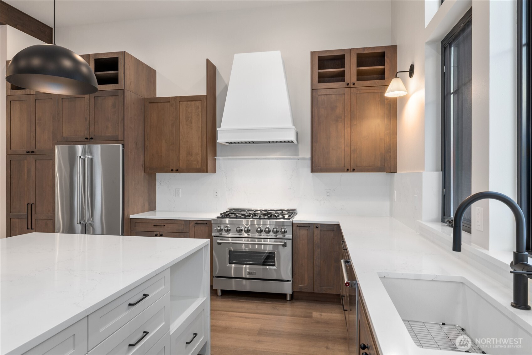 581 Wanawish Loop Cle Elum, WA 98922 - Photo 12 of 40 a kitchen with refrigerator and cabinets