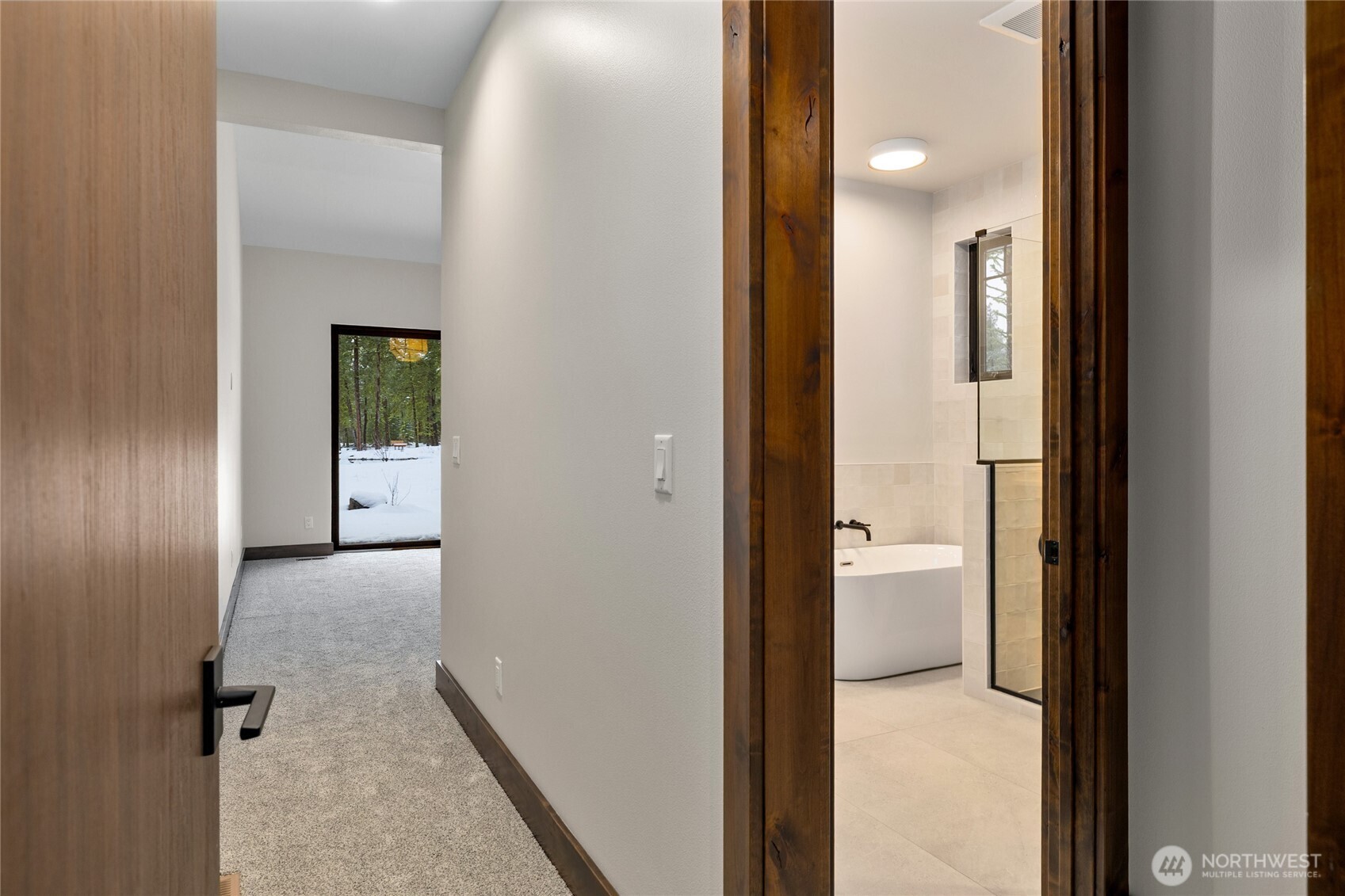 581 Wanawish Loop Cle Elum, WA 98922 - Photo 18 of 40 view of a bathroom from a corridor