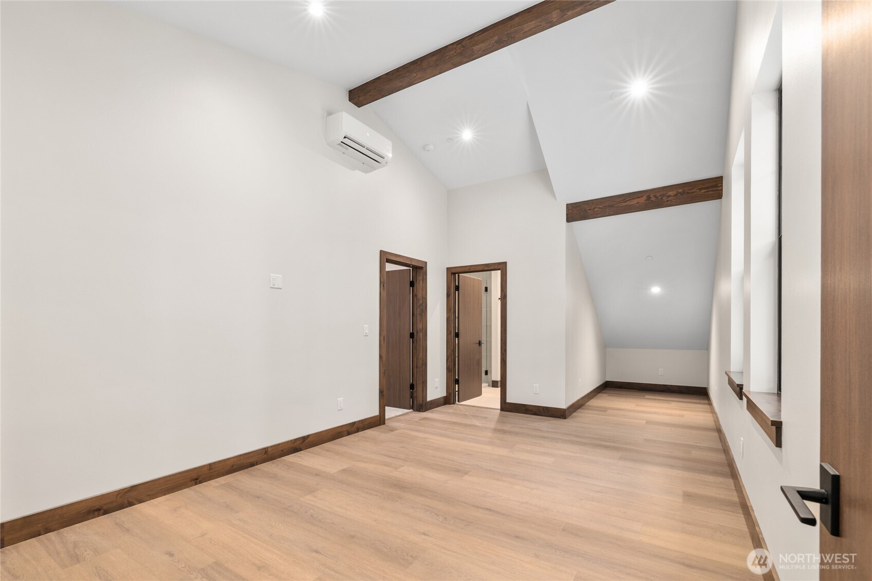 581 Wanawish Loop Cle Elum, WA 98922 - Photo 28 of 40 a view of a hallway with wooden floor