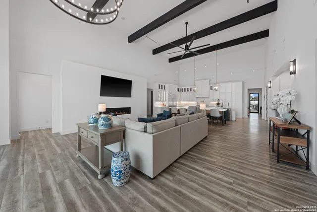 $2,850,000 | 120 Lost Valley Lane East, Kerrville, TX 78028