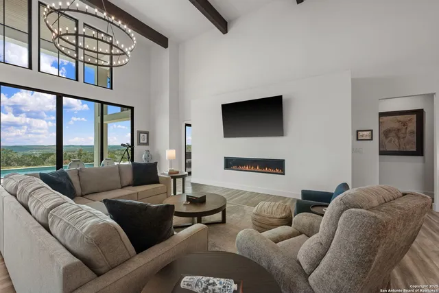 $2,850,000 | 120 Lost Valley Lane East, Kerrville, TX 78028