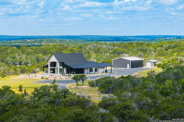 $2,850,000 | 120 Lost Valley Lane East, Kerrville, TX 78028