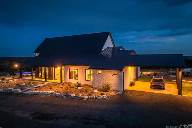 $2,850,000 | 120 Lost Valley Lane East, Kerrville, TX 78028