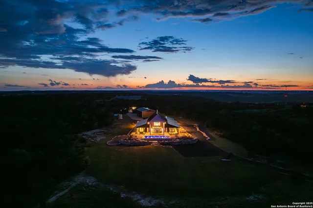 $2,850,000 | 120 Lost Valley Lane East, Kerrville, TX 78028