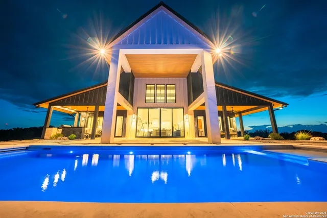 $2,850,000 | 120 Lost Valley Lane East, Kerrville, TX 78028