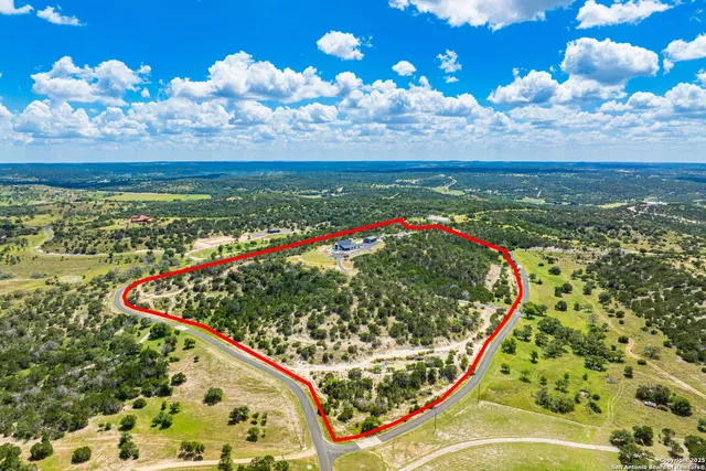 $2,850,000 | 120 Lost Valley Lane East, Kerrville, TX 78028