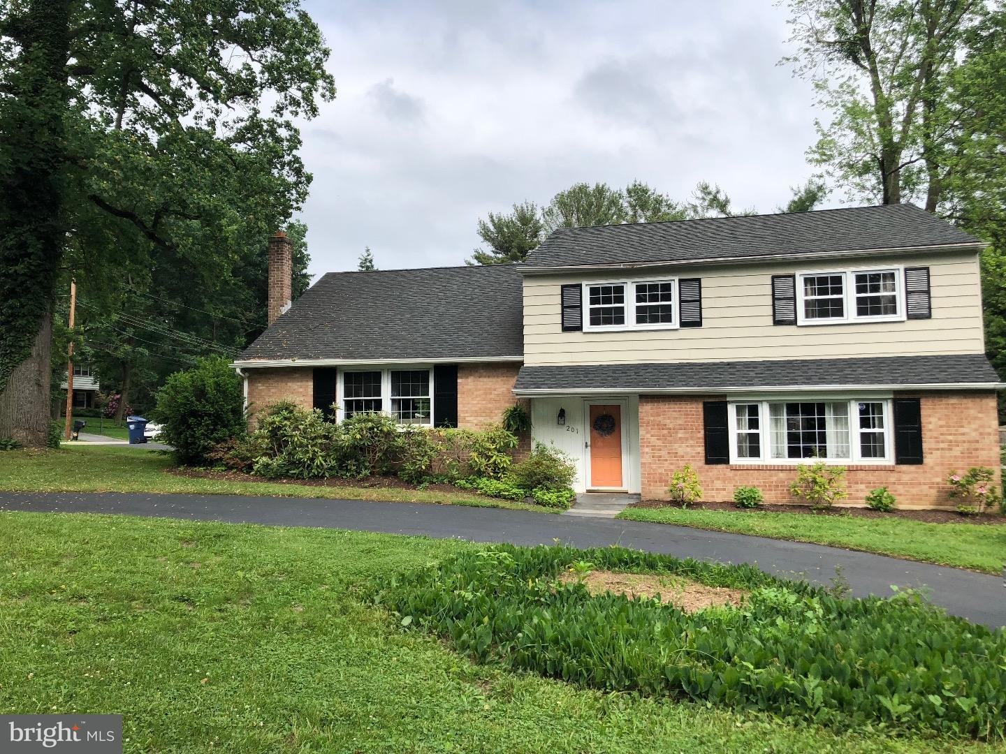 201 Glendale Road Wallingford, PA 19086 - Photo 1 of 25 Exterior Front