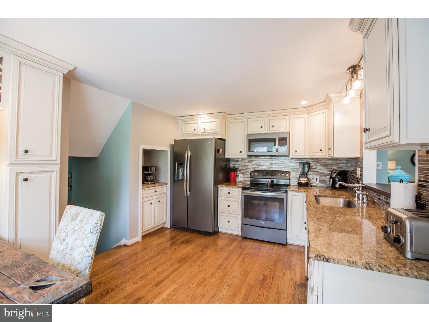 201 Glendale Road Wallingford, PA 19086 - Photo 10 of 25 Kitchen