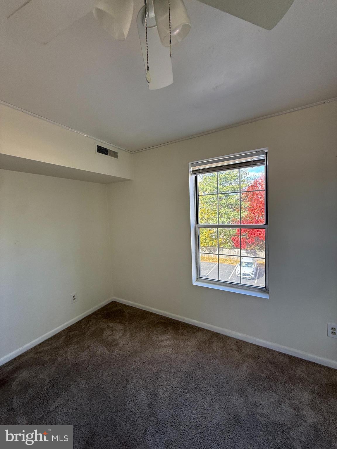 101 North Caroline Place Dover, DE 19904 - Photo 21 of 31 an empty room with a window