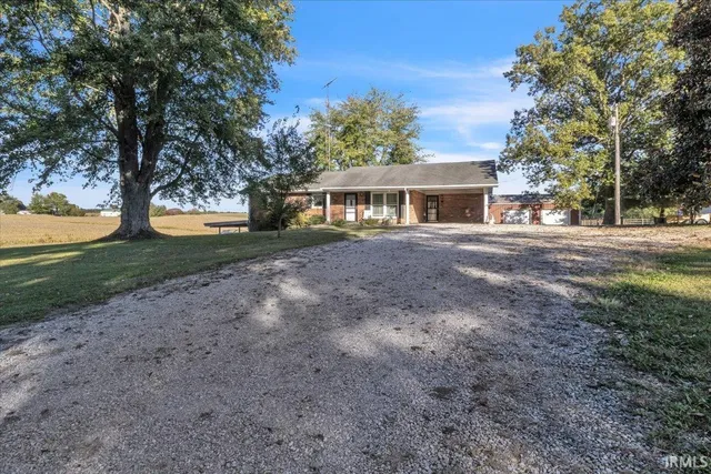 $262,500 | 11166 Highway 161, Dale, IN 47523