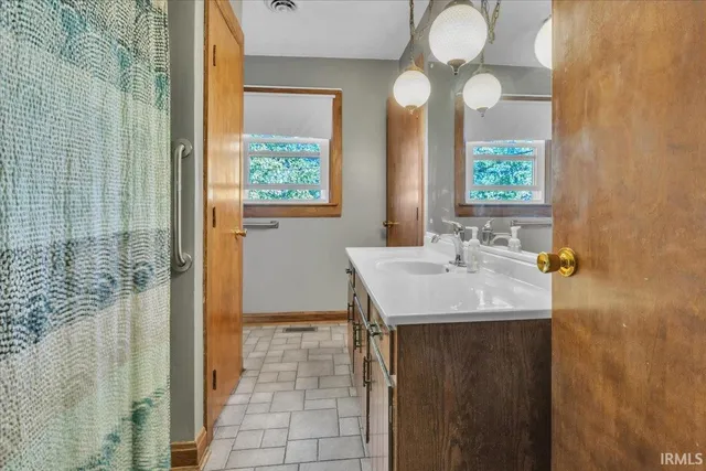 $262,500 | 11166 Highway 161, Dale, IN 47523