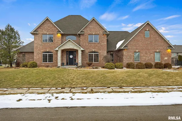 $879,000 | 31 Sapphire Point, Morton, IL 61550
