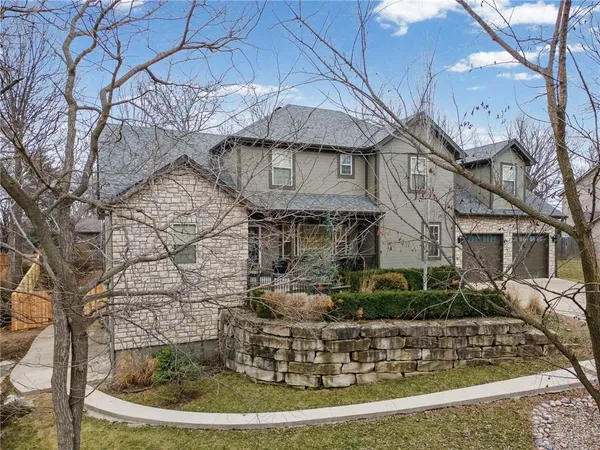 $799,000 | 8119 Venita Drive, Weatherby Lake, MO 64152