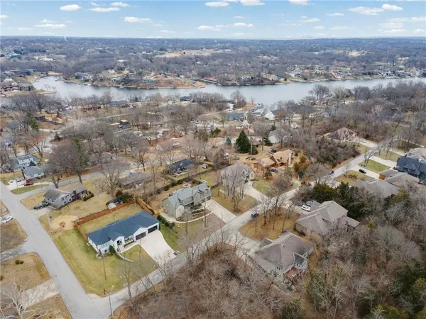 $799,000 | 8119 Venita Drive, Weatherby Lake, MO 64152