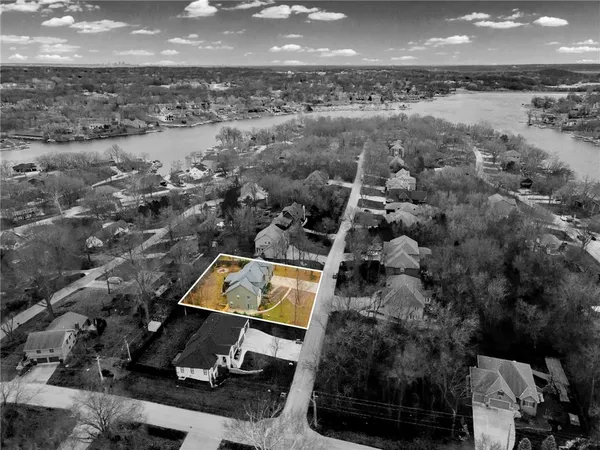 $799,000 | 8119 Venita Drive, Weatherby Lake, MO 64152