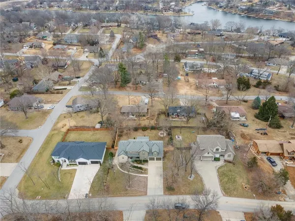 $799,000 | 8119 Venita Drive, Weatherby Lake, MO 64152