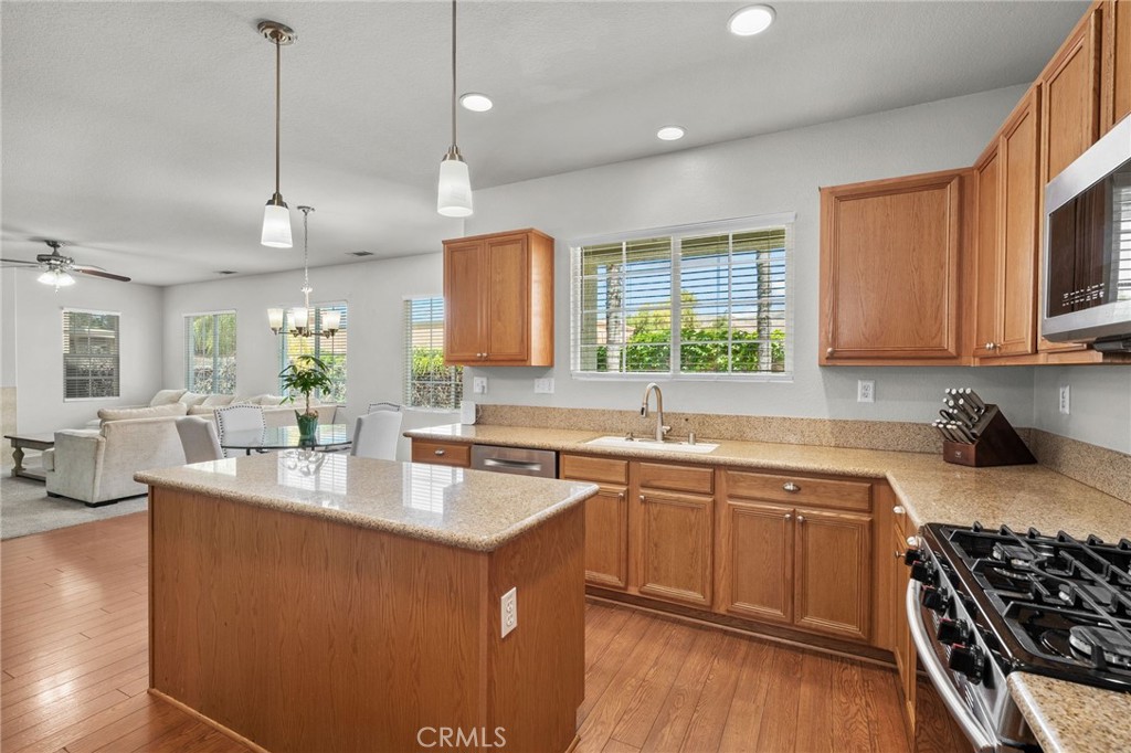 33934 Lily Road Yucaipa, CA 92399 - Photo 16 of 47 Kitchen