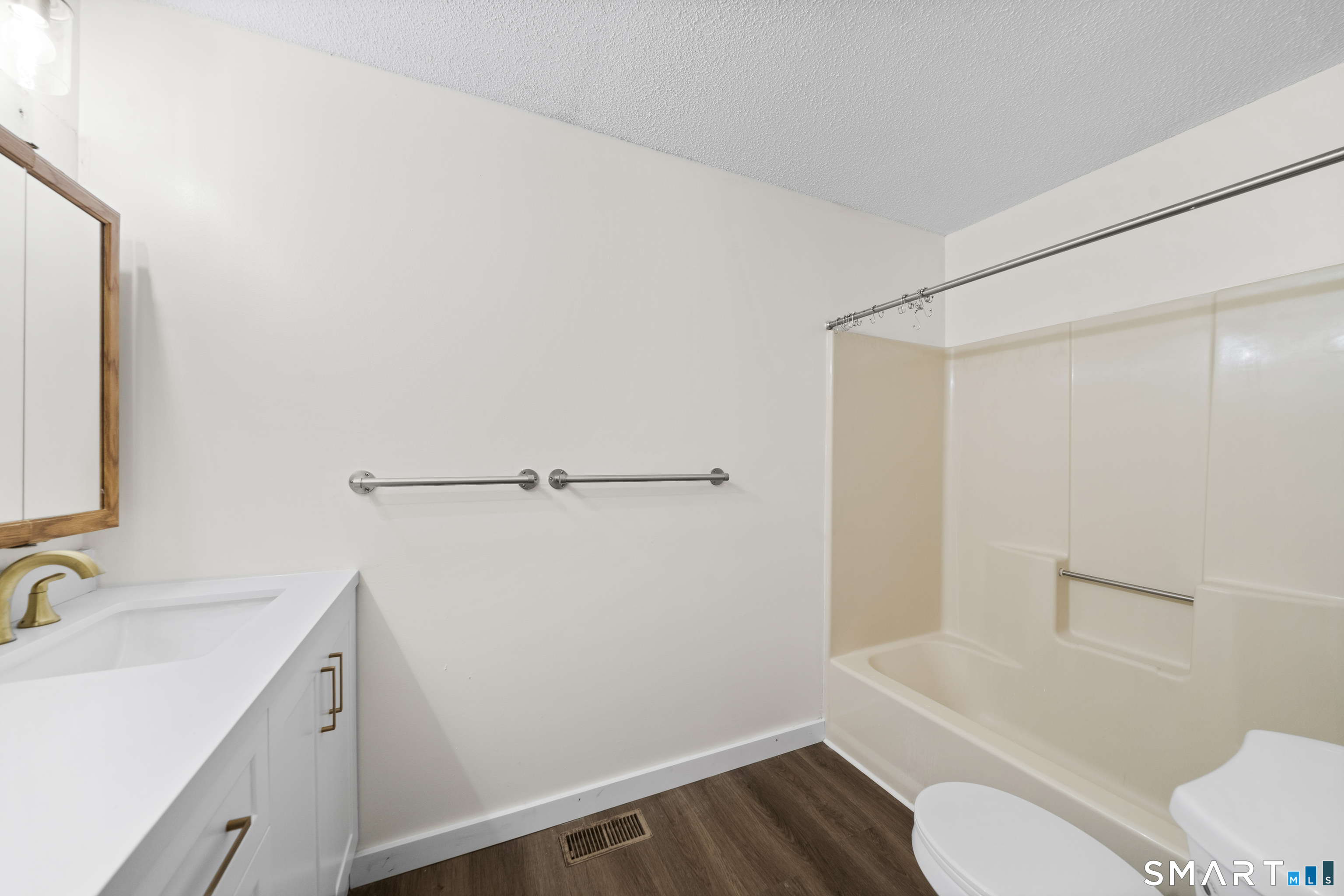 136 Maple Avenue, Unit B Hartford, CT 06114 - Photo 11 of 22