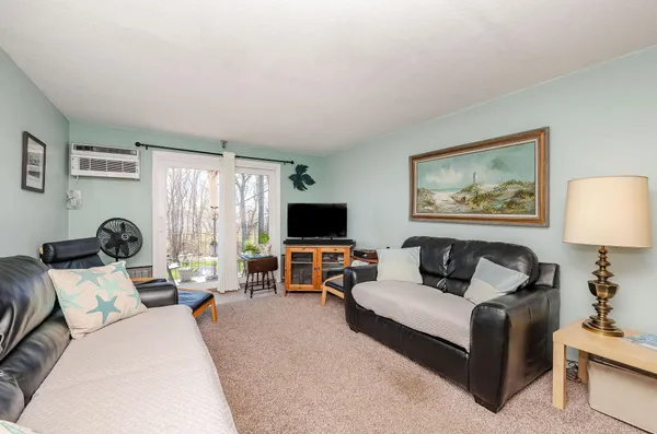 $334,900 | 467 High Street, Unit 11, Hampton, NH 03842